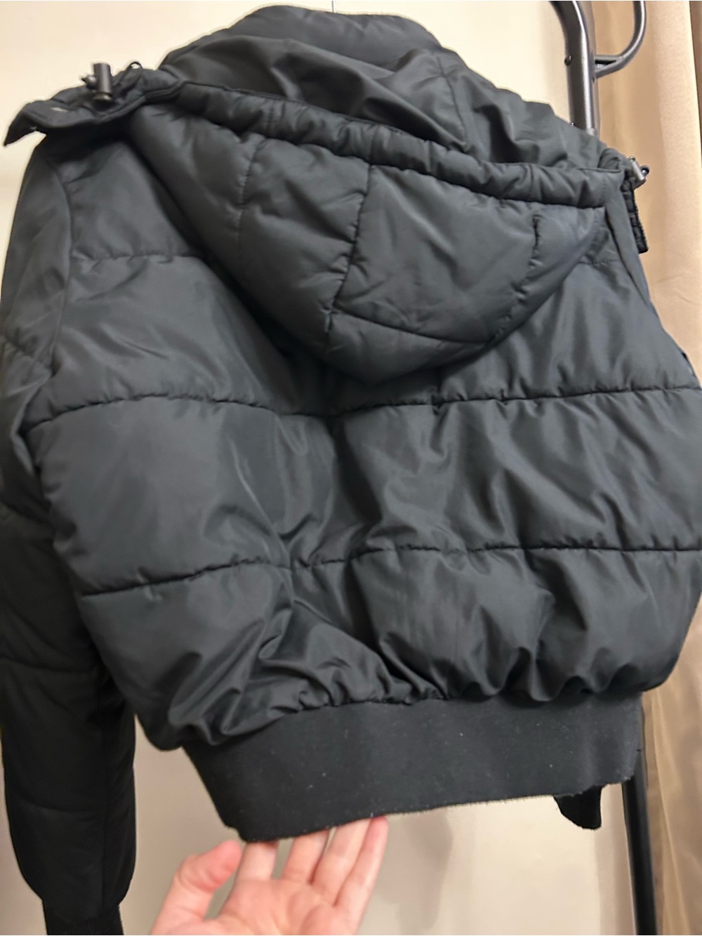 Hollister Black Quilted Puff Jacket with Ribbed Hem - Picture 4 of 6